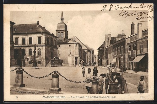 Cpa vaucouleurs place - la,