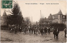 PERSAN (95) - Forges - Sortie des Ouvriers