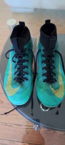 Chaussure foot vert doré - vert, et