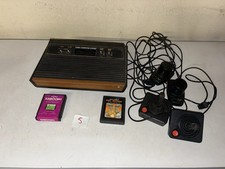 atari 2600 plus manettes et jeux sans alimentation