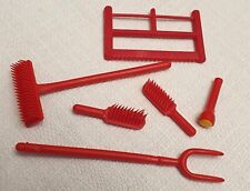 PLAYMOBIL  OUTILS  ROUGES GARAGE FERME BUCHERON