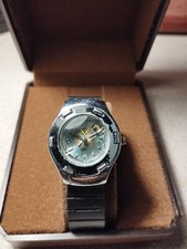 Montre European design  quartz adulte unisexe pile incluse