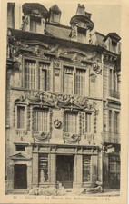 DIJON 86 la maison des ambassadeurs ferblantier ferblanterie