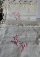 2 taies d'oreiller brodées de lit bébé