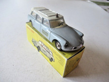 DINKY TOYS Ref 556 AMBULANCE