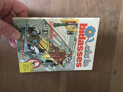 Petit format salut les - petit, bd