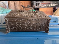 boîte ancienne métal Boîte