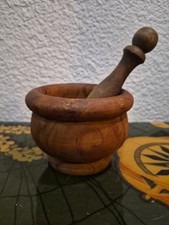 Mortier et pilon en bois