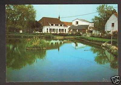 Ainay chateau citroen - ainay-le-chateau,
