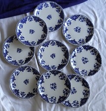 9 ASSIETTES À DESSERT EN