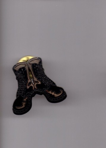 Pin chaussure armée - pin's,