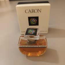 flacon de parfum fleur de