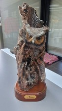 Statue hibou dans - un, arbre