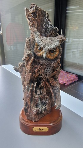 Statue hibou dans arbre - hibou,