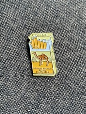 Pin's paquet cigarette Camel