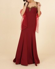 Robe de soirée bordeaux coupe