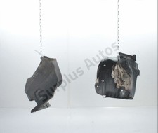 PARE-BOUE AVANT GAUCHE 7136X1