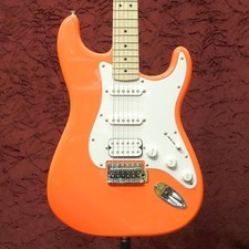 Squier par Fender Sonic