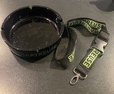 Ensemble Cendrier De Comptoir Chartreuse Avec Tout De Cou Porte Clef Chartreuse