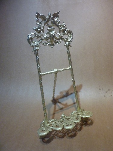 Chevalet metal dore - en,