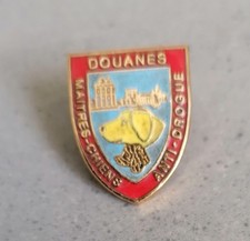 Pin's DOUANES MAÎTRE - CHIENS