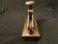 Ancienne agrafeuse unis - ancienne,