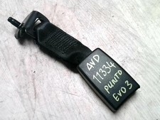 Attache ceinture avant droit