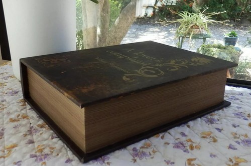 Boite livre dite - boite,