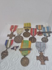 Lot 10 Médailles Militaires Française Bronze Collection