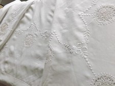 superbe grand drap brodé