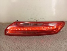 Feu arriere principal droit