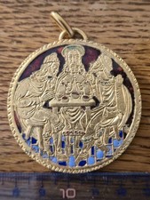 Belle Médaille,  Repas avec