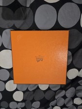 BOITE CARRE HERMES VIDE EN TRES BON ETAT  