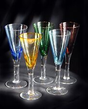 Ensemble de 5 verres anciens en couleur sur pieds. (Parfait état)