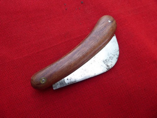 Couteau serpette ressort de - couteau,