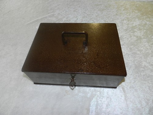 Ancienne caisse coffre fort - ancienne,