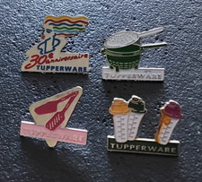 Pin’s Lot de 4 Tupperware Boîtes Hermétiques (111)