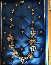 collier collerette imitation diamant et saphir rose 