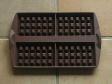 MOULE A GAUFRES en silicone TUPPERWARE - Brun - 4 GAUFFRES  / Comme NEUF !!!