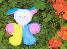 Doudou Chien bleu jaune FISHER PRICE 1994  Hochet Grelot Vintage Peluche TBE