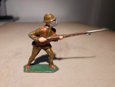Soldat plomb creux - au masque a gaz