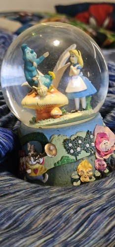 Alice wonderland m late - in, i’m