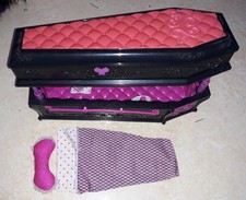 Lit cercueil pour poupée