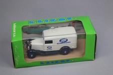 ZC831 ELIGOR 1068 Voiture 1/43 Ford V8 pick up baché 1933 Boots Express Delivery