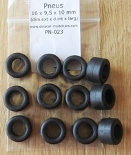 LOT DE 12 PNEUS GOMME SLICK