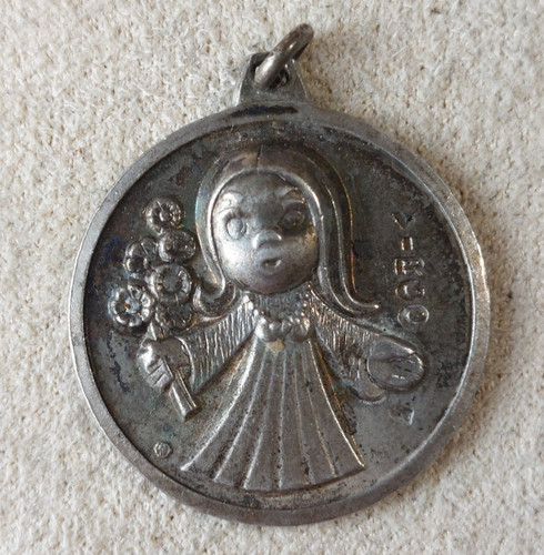 Ancien pendentif médaillon - /,