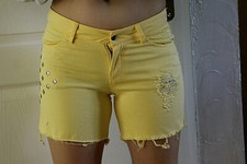 short destroy jaune à clous