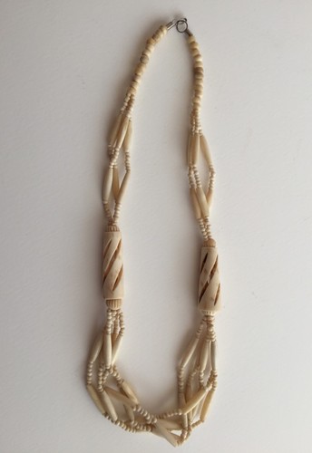 Superbe collier long - superbe, mi
