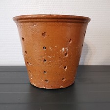 Ancien égouttoir à faisselle terre cuite