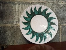 Grande assiette décorative en céramique Vallauris signée C. Voltz circa 1950